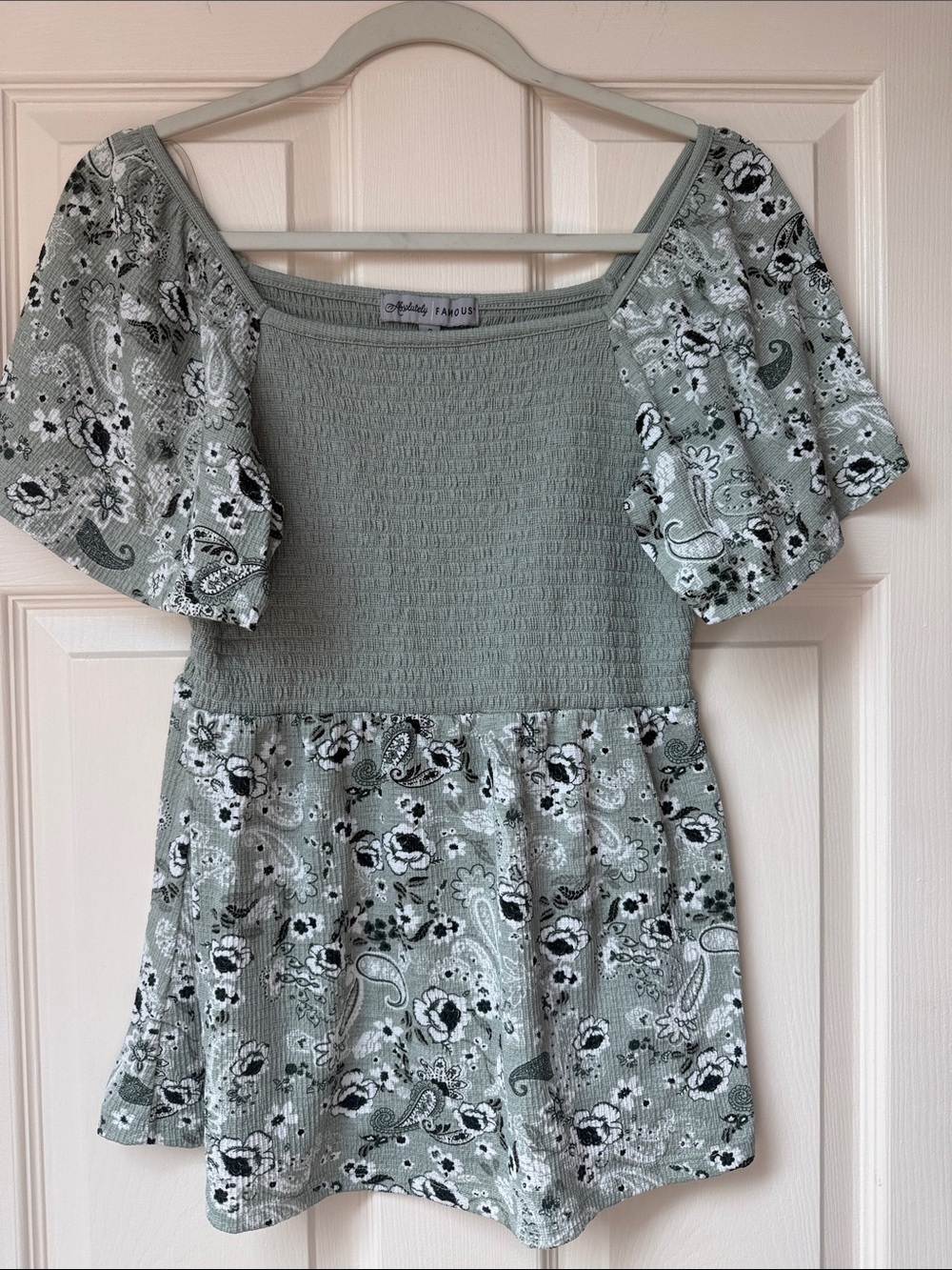 Green puff sleeve top